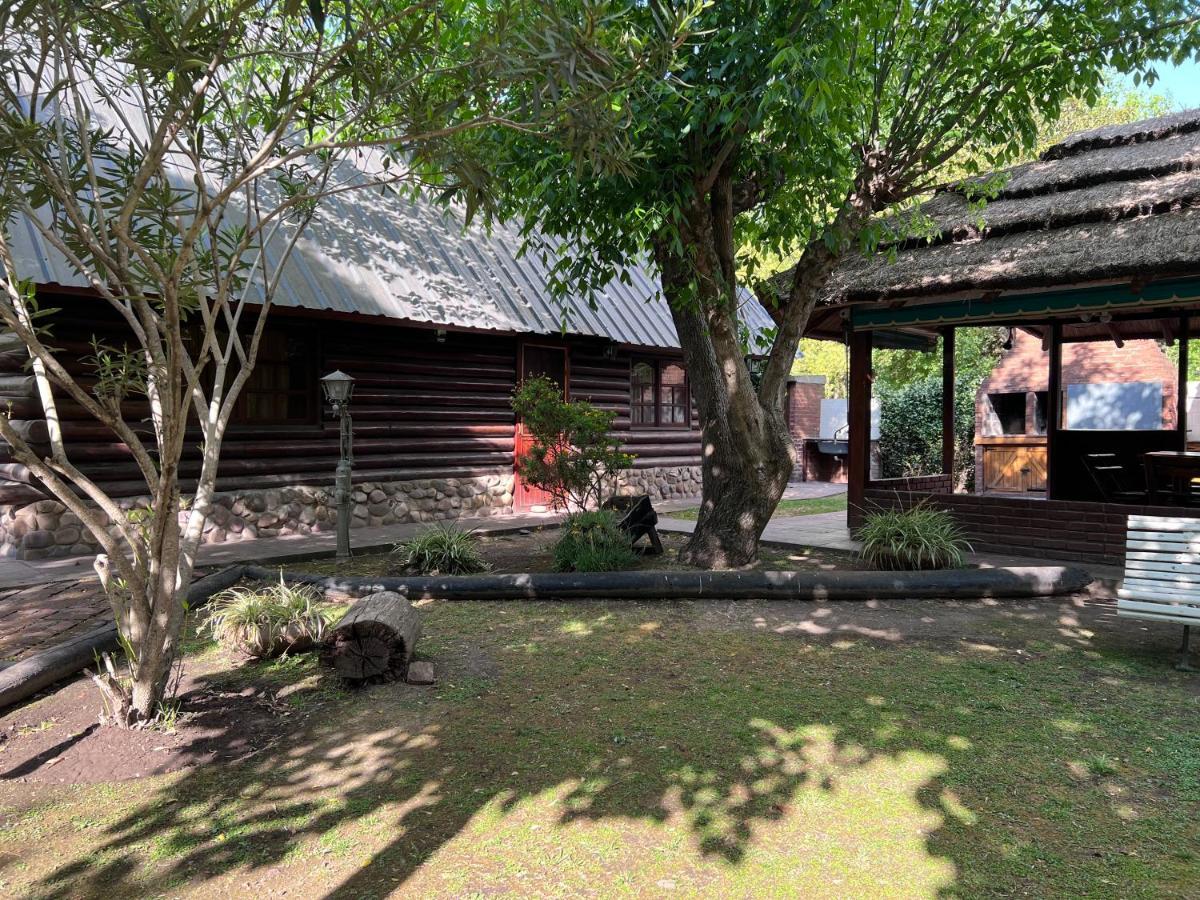 Los Platanos Cabanas & Suites Moreno Exterior photo