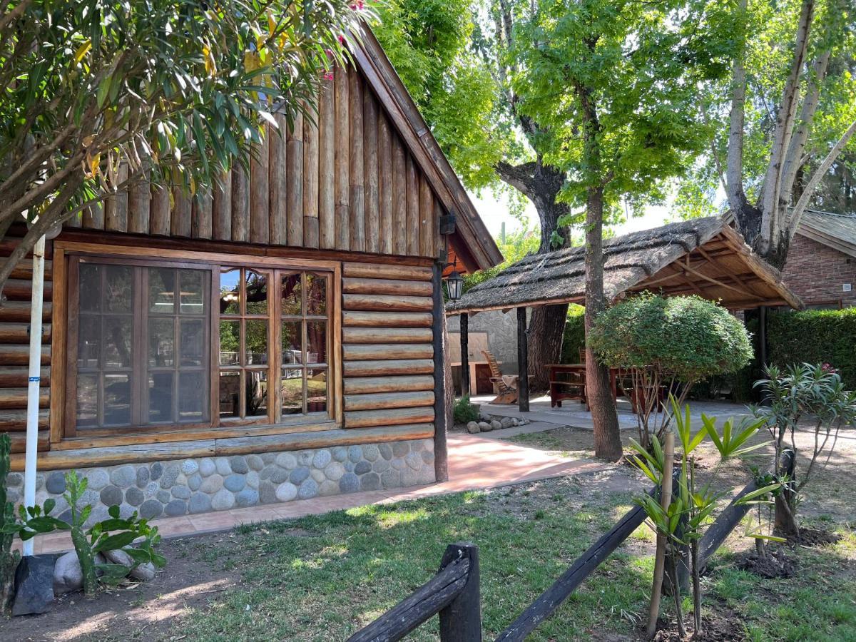 Los Platanos Cabanas & Suites Moreno Exterior photo