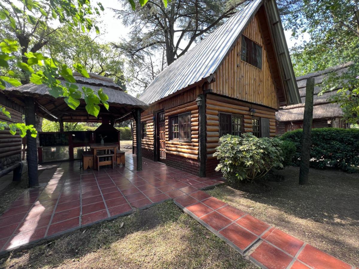 Los Platanos Cabanas & Suites Moreno Exterior photo